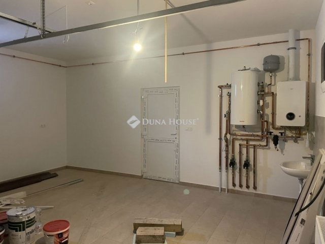 Eladó családi ház, Kecskeméten 128 M Ft, 5 szobás