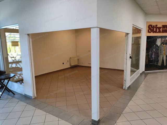 Eladó üzlethelyiség, Bükön 10.5 M Ft, 1 szobás