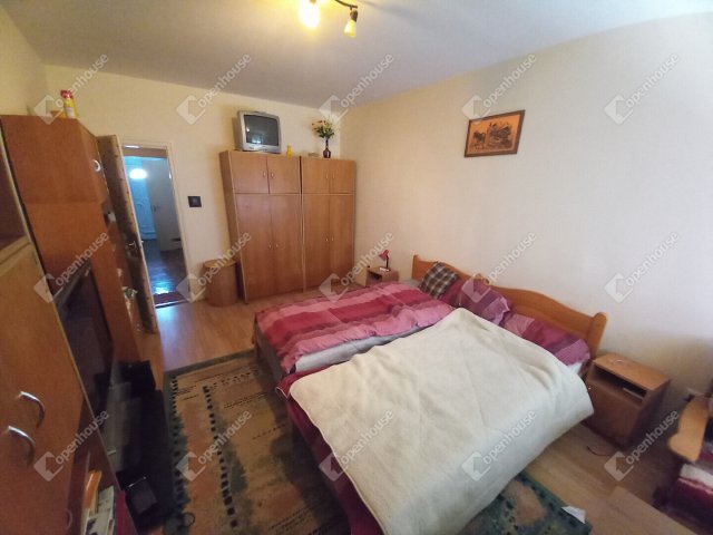 Eladó téglalakás, Debrecenben 49.9 M Ft, 2 szobás