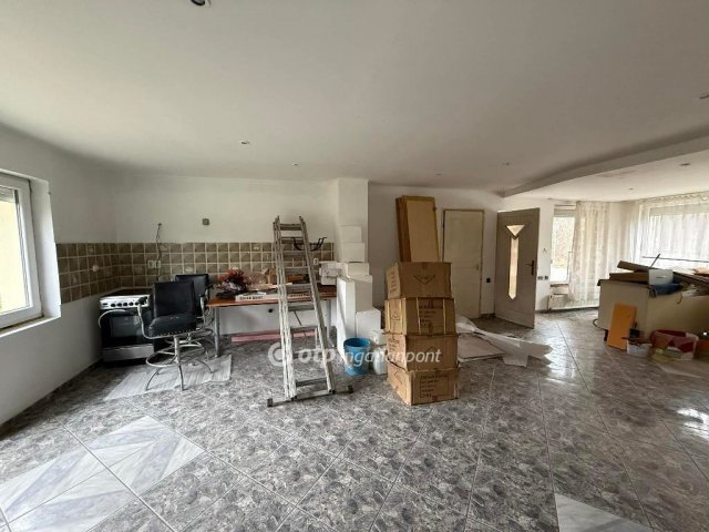 Eladó családi ház, Szigetszentmiklóson 74.9 M Ft, 1+2 szobás