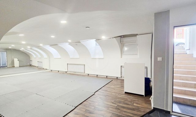 Eladó ipari ingatlan, Budapesten, VI. kerületben 69.9 M Ft