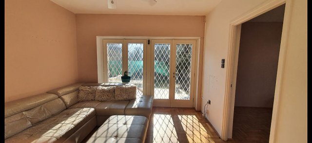 Eladó családi ház, Szentendrén 67.9 M Ft, 3 szobás