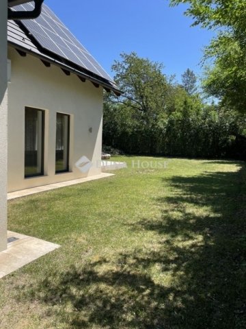 Eladó családi ház, Velencén 179.9 M Ft, 4 szobás