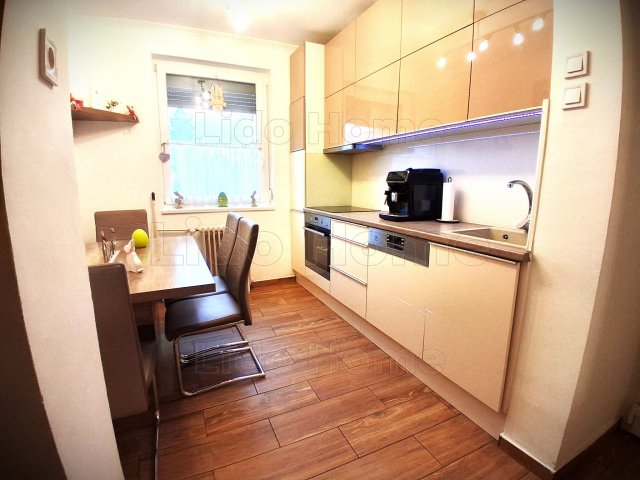 Eladó panellakás, Mosonmagyaróváron 58 M Ft, 3 szobás