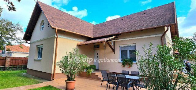 Eladó családi ház, Debrecenben 114.9 M Ft, 4 szobás