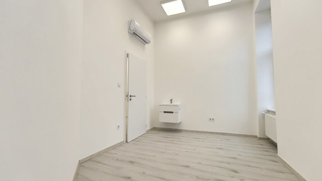 Eladó iroda, Budapesten, I. kerületben, Széna téren 189 M Ft