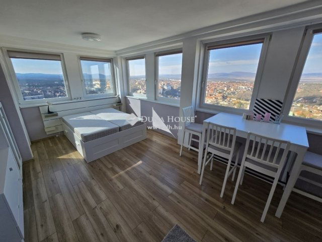 Eladó téglalakás, Veszprémben 49.9 M Ft, 2 szobás