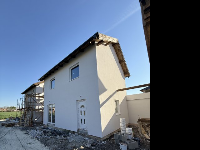 Eladó sorház, Bicskén 69.9 M Ft, 3 szobás / költözzbe.hu