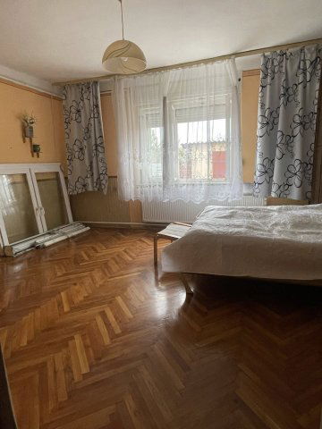 Eladó ikerház, Komlón, Nyár utcában 29.9 M Ft, 3 szobás