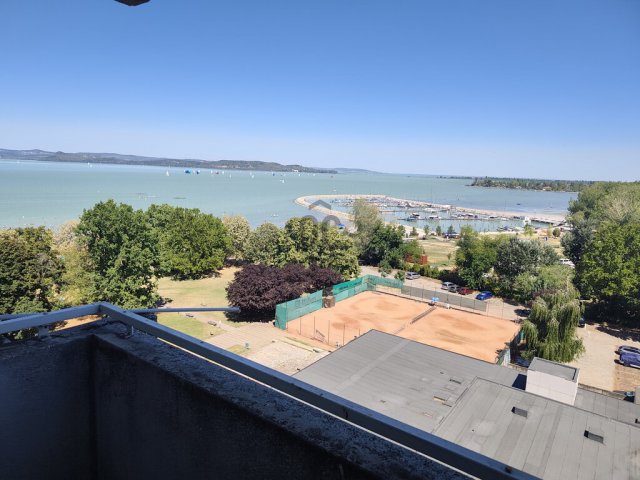 Eladó nyaraló, Balatonföldváron 55 M Ft, 1 szobás