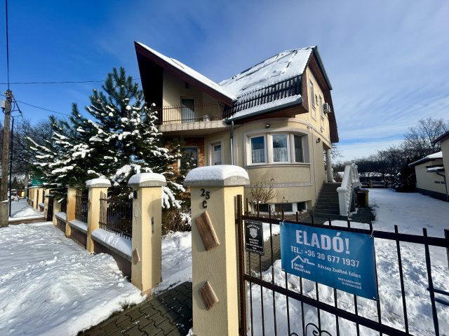 Eladó családi ház, Nyíregyházán 145 M Ft, 7 szobás