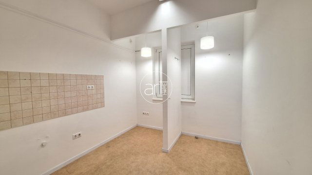 Kiadó üzlethelyiség, Hódmezővásárhelyen 110 E Ft / hó