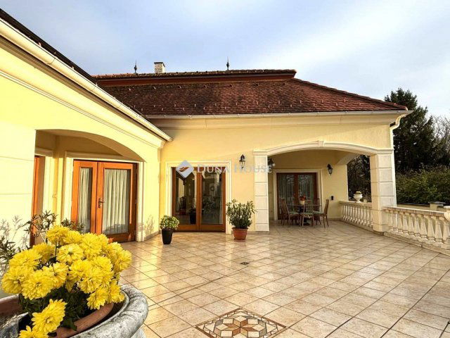 Eladó családi ház, Mosonmagyaróváron 269 M Ft, 4 szobás