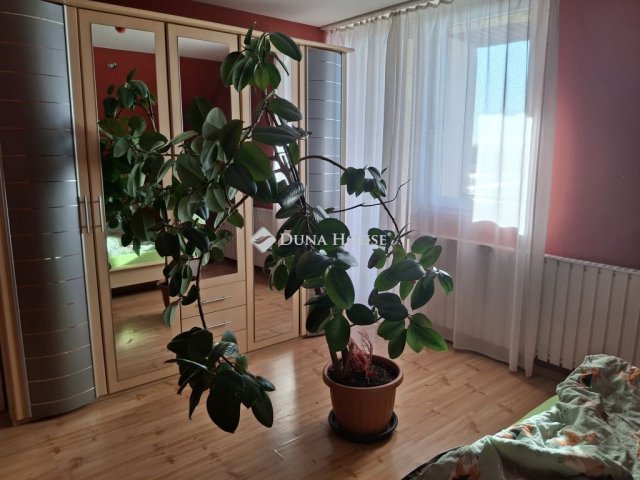 Eladó családi ház, Csányon 112 M Ft, 5 szobás