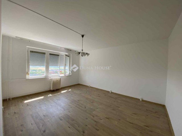 Kiadó panellakás, albérlet, Szekszárdon 130 E Ft / hó, 2 szobás