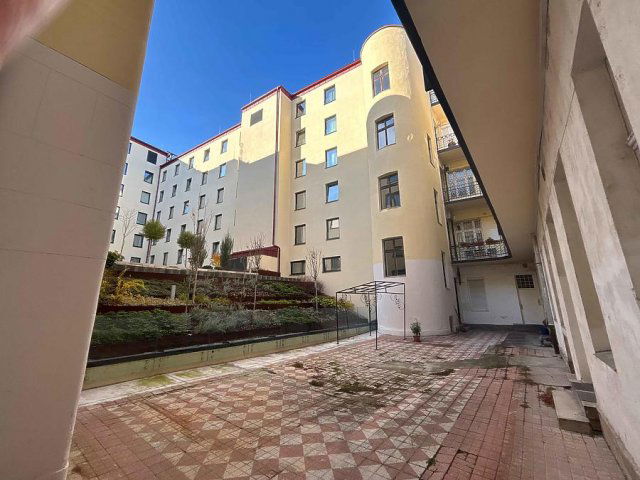 Eladó téglalakás, Budapesten, VI. kerületben, Dessewffy utcában