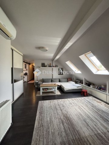 Eladó téglalakás, Debrecenben 79.9 M Ft, 3 szobás