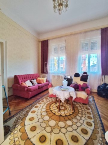 Eladó családi ház, Szegeden 59.9 M Ft, 2 szobás