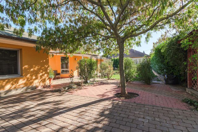 Eladó családi ház, Érden, Petőfi Sándor utcában 200 M Ft