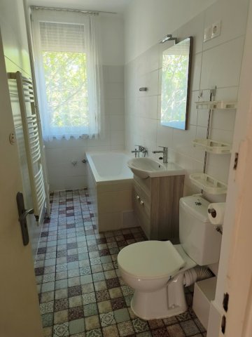 Kiadó téglalakás, albérlet, Tatabányán 160 E Ft / hó