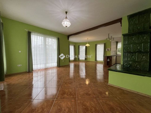 Eladó családi ház, Zircen 78 M Ft, 3 szobás