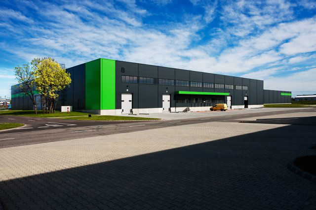 Kiadó ipari ingatlan, Székesfehérvárott 1089 E Ft / hó