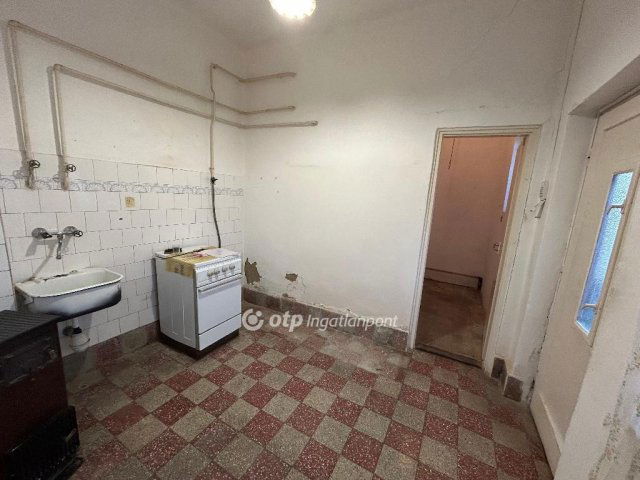 Eladó családi ház, Konyáron 18 M Ft, 2 szobás