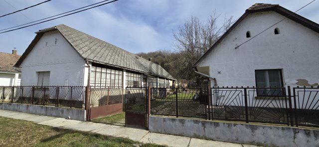 Eladó családi ház, Kölesden 14.9 M Ft, 3 szobás