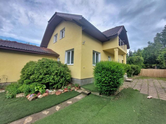 Eladó családi ház, Szadán 130.99 M Ft, 2+3 szobás
