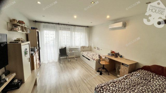 Eladó panellakás, Kecskeméten 48.5 M Ft, 2 szobás