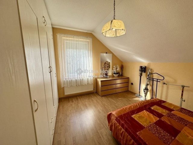 Eladó családi ház, Szentendrén 159 M Ft, 4 szobás