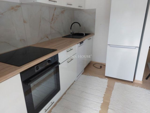 Eladó ikerház, Balatonfenyvesen 65 M Ft, 3 szobás