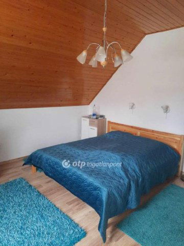 Eladó családi ház, Vonyarcvashegyen 178 M Ft, 11+2 szobás