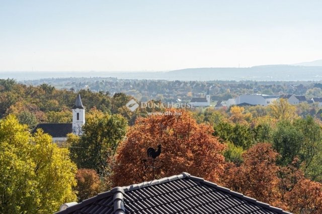 Eladó családi ház, Szentendrén 529.9 M Ft, 6 szobás