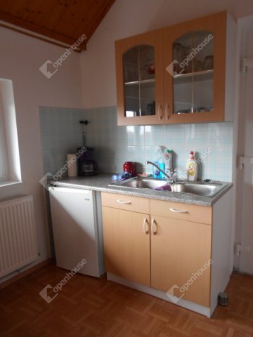 Eladó családi ház, Keszthelyen 75 M Ft, 2+3 szobás