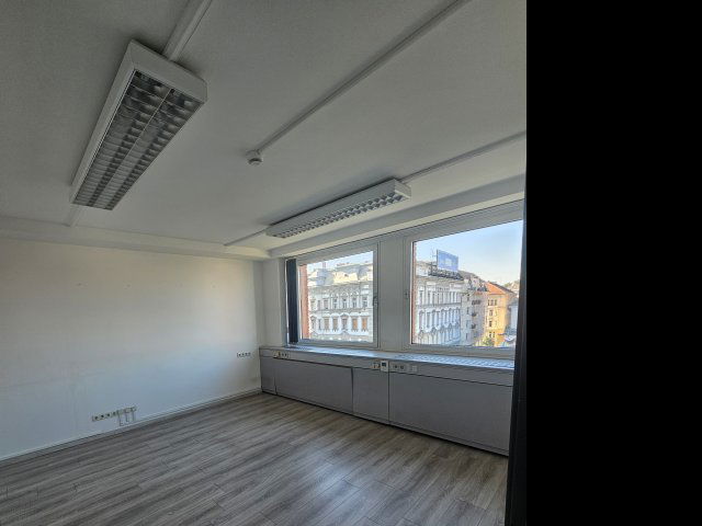 Kiadó iroda, Budapesten, VII. kerületben, Károly körúton