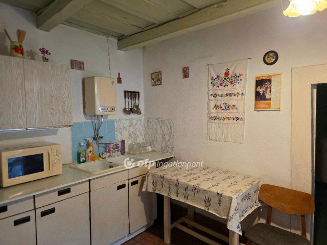 Eladó családi ház, Galgahévízen 23.9 M Ft, 1+1 szobás