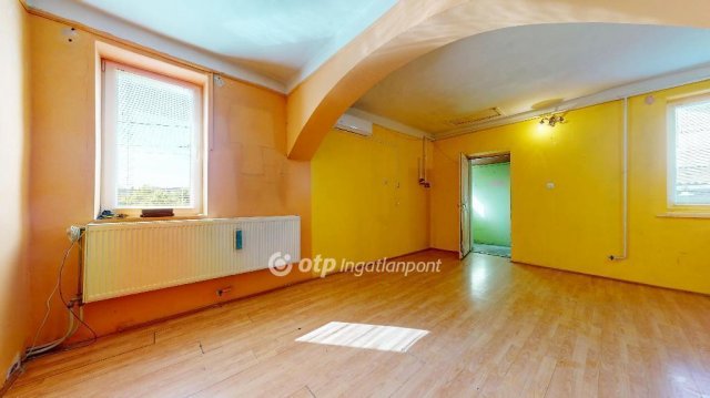 Eladó családi ház, Tiszaújvárosban 32.5 M Ft, 2 szobás