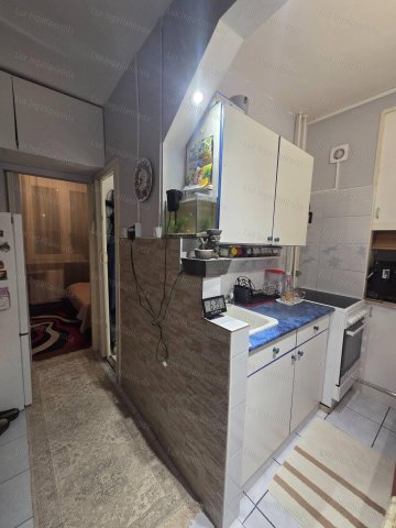 Eladó panellakás, Oroszlányban 27 M Ft, 1+1 szobás