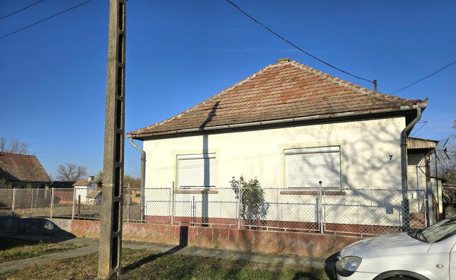 Eladó családi ház, Dunaszentbenedeken 24.9 M Ft, 2 szobás