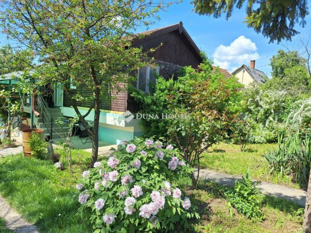 Eladó családi ház, Bicskén 29.5 M Ft, 3 szobás