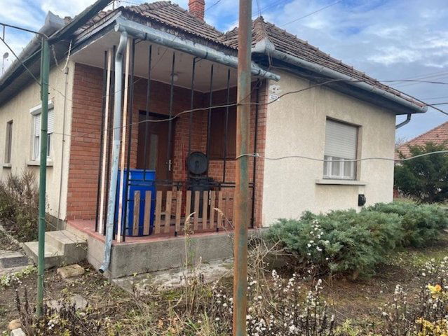 Eladó családi ház, Szigethalmon 45.9 M Ft, 2 szobás