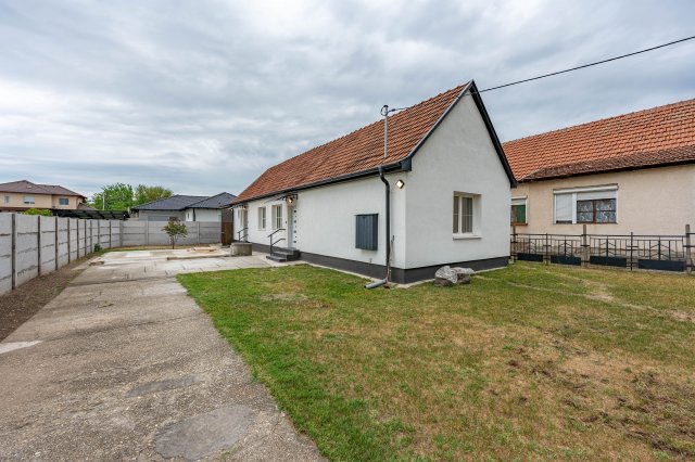 Eladó családi ház, Gyálon 87.9 M Ft, 3 szobás