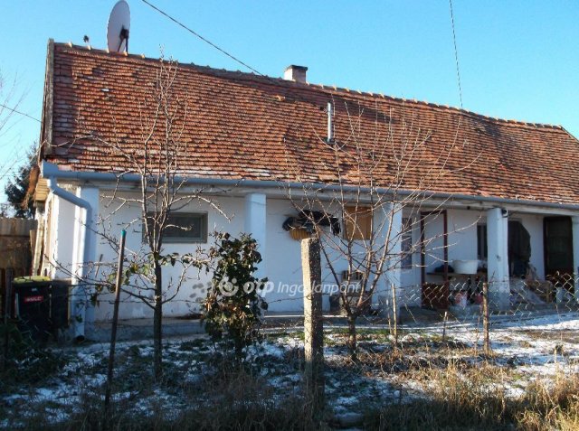 Eladó családi ház, Atkáron 12.9 M Ft, 1+1 szobás
