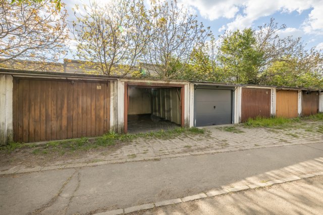 Eladó garázs, Budapesten, XI. kerületben 10.5 M Ft