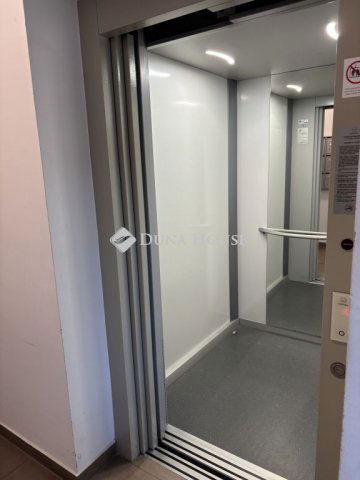 Eladó téglalakás, Sopronban 36.9 M Ft, 1 szobás