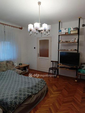 Eladó családi ház, Debrecenben 130 M Ft, 5 szobás