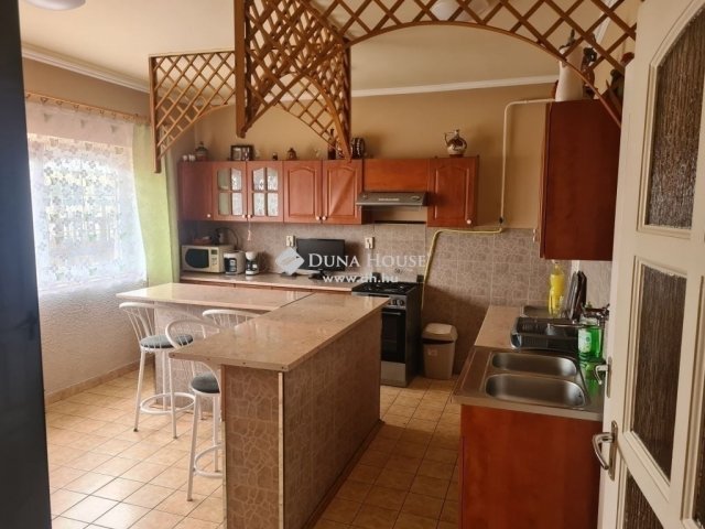 Eladó téglalakás, Gyálon 80 M Ft, 4 szobás