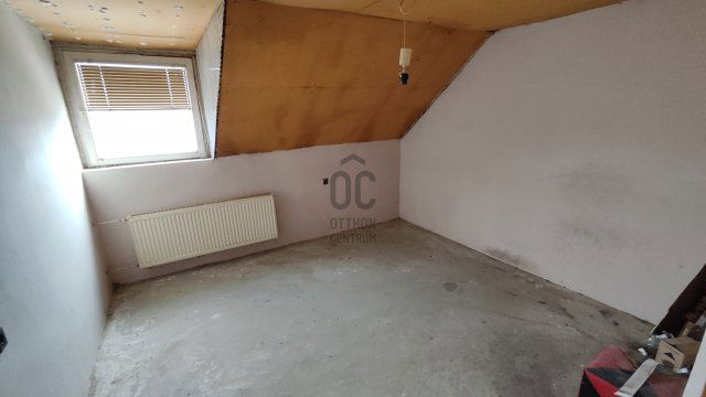 Eladó családi ház, Zircen 42.9 M Ft, 4 szobás