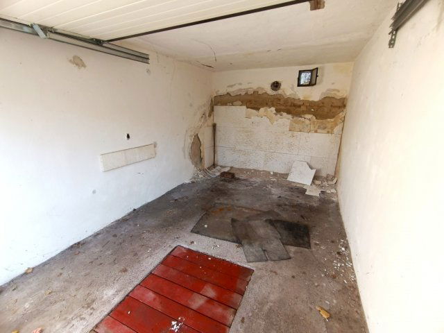 Eladó garázs, Vácon 10.9 M Ft / költözzbe.hu